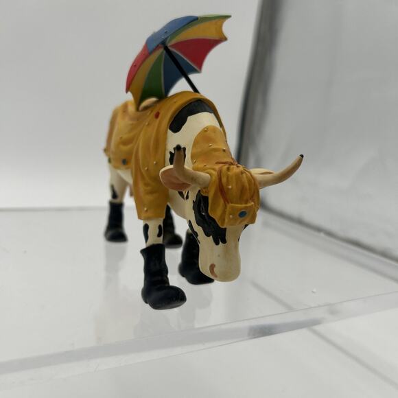 COW PARADE #7704 Mooing in the Rain 2005 W/Tag No Box -Raincoat, Umbrella, Boots - Picture 4 of 16